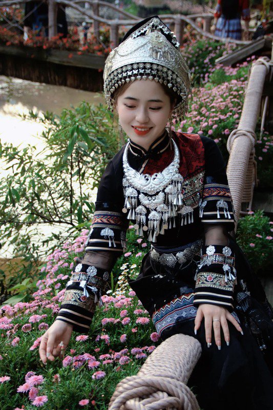 Bất ngờ với màn dậy thì “trổ mã” của cô bé bán lê Hà Giang - 3