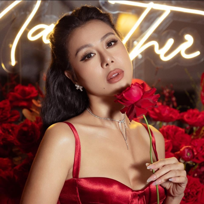 Nam Thư để lộ bằng chứng liên quan đến người đàn ông trong drama giật chồng? - Ảnh 6. Nam Thư để lộ bằng chứng liên quan đến người đàn ông trong drama giật chồng? - Ảnh 6.